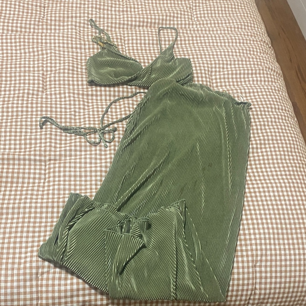 Green Pleated two piece set from hello molly. Worn one time on bachelorette trip